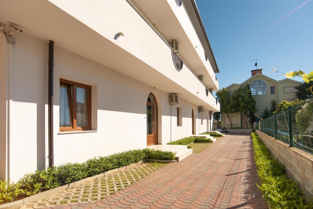 Hotel San Pietro Martin Fushe-Drac Exteriör bild